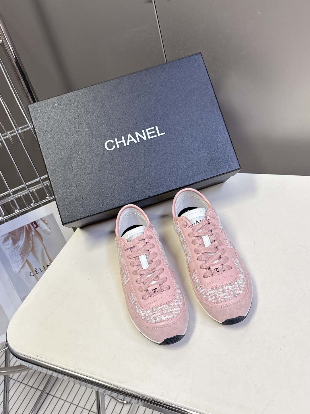 CHANEL香奈儿25K最新款休闲鞋运动鞋 最近真的🔥火出圈啦 一上脚就被惊艳到了 舒适度简直绝了 非常