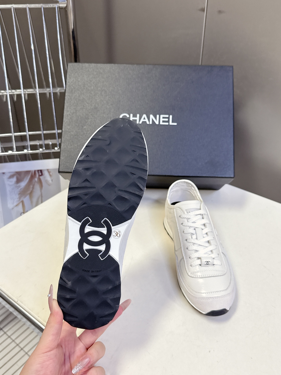 CHANEL香奈儿25K最新款休闲鞋运动鞋 最近真的🔥火出圈啦 一上脚就被惊艳到了 舒适度简直绝了 非常