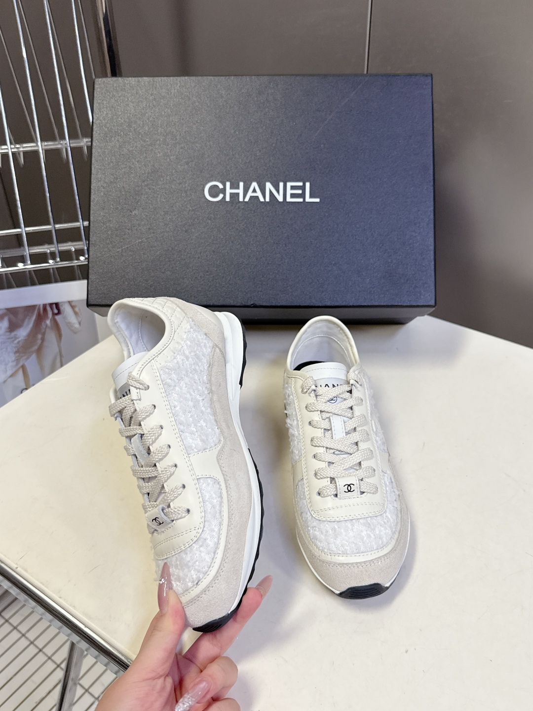 CHANEL香奈儿25K最新款休闲鞋运动鞋 最近真的🔥火出圈啦 一上脚就被惊艳到了 舒适度简直绝了 非常