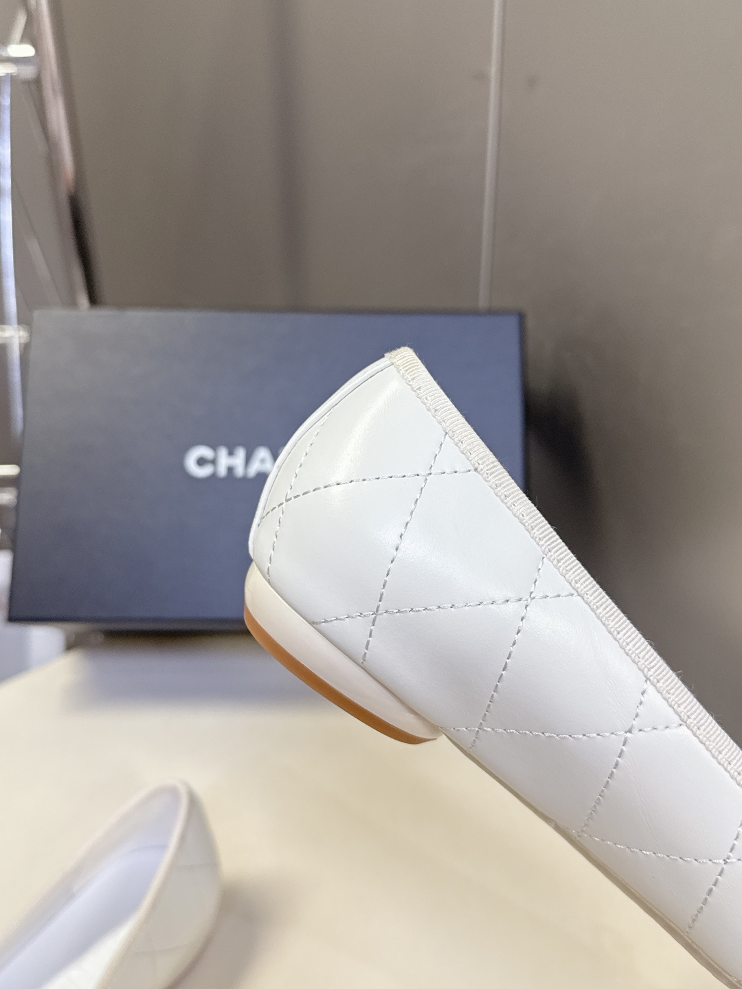 CHANEL香奈儿最新款中古康鹏芭蕾舞鞋 超多明星名媛上脚 这款芭蕾舞单鞋第一眼看上就被种草了根据天气变
