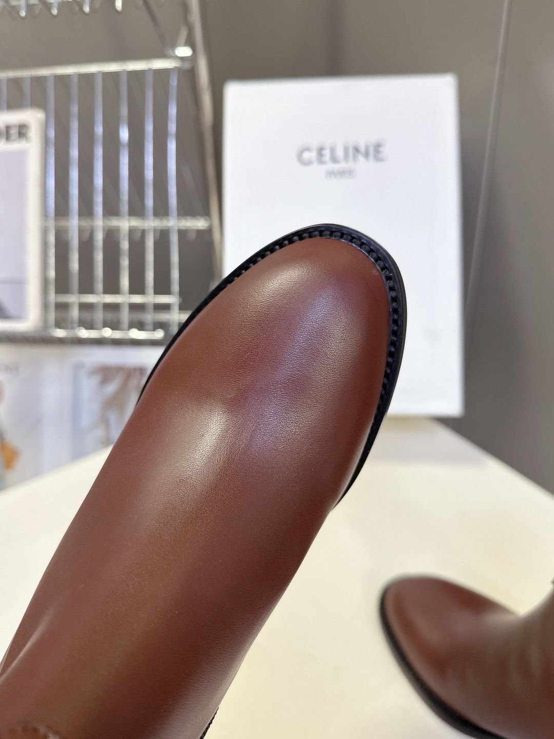 Celine思琳秋冬最新款复古凯旋门粗跟 短靴 超多明星时尚博主种草 思琳这一季好看的款式真的是很多 比