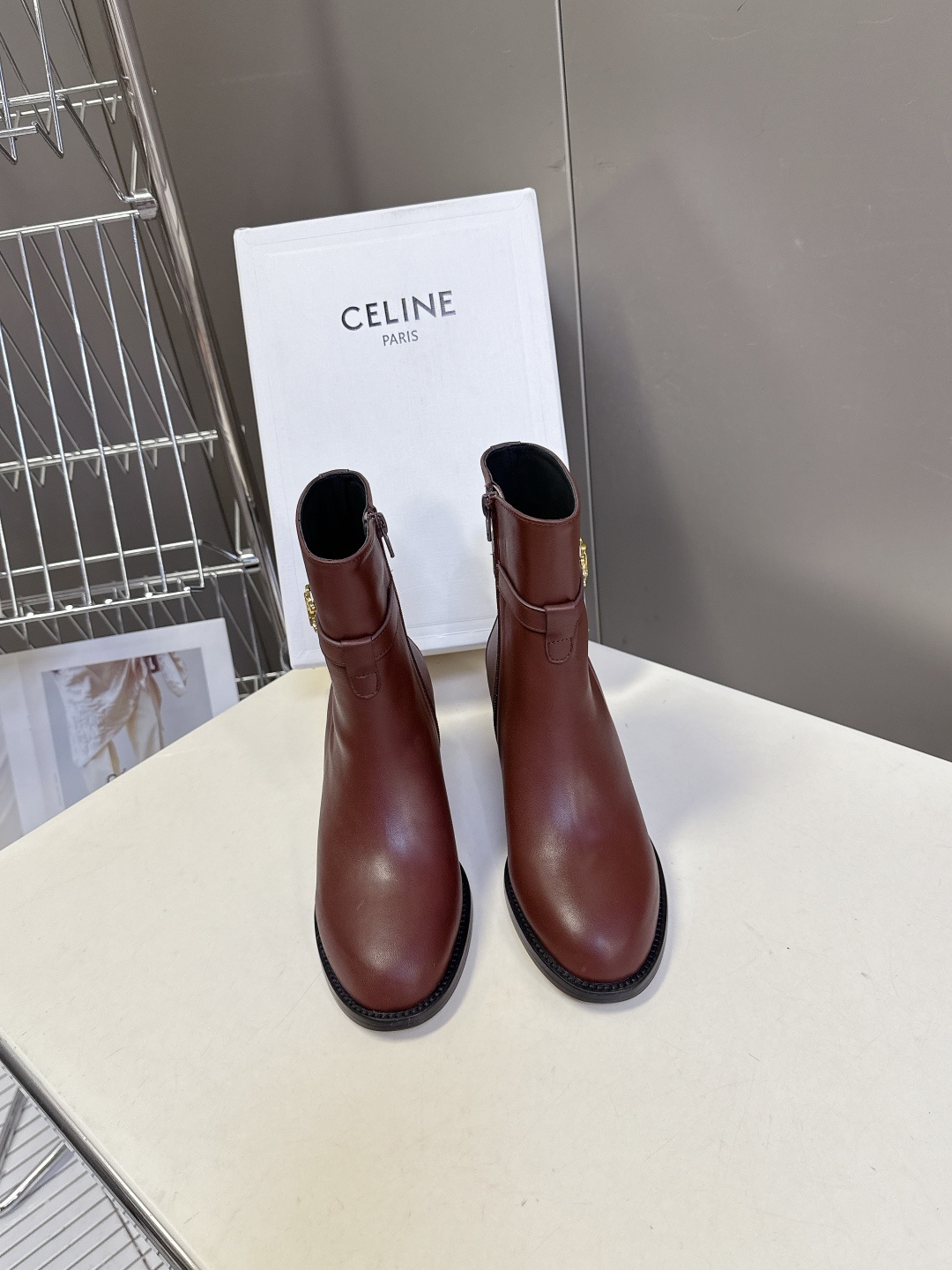 Celine思琳秋冬最新款复古凯旋门粗跟 短靴 超多明星时尚博主种草 思琳这一季好看的款式真的是很多 比