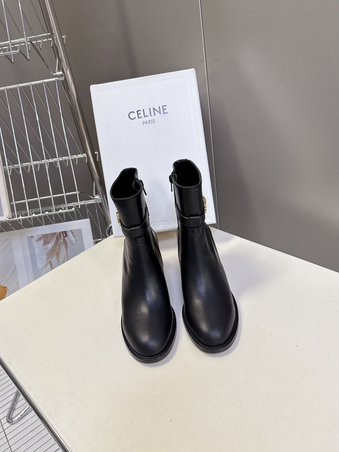 Celine思琳秋冬最新款复古凯旋门粗跟 短靴 超多明星时尚博主种草 思琳这一季好看的款式真的是很多 比