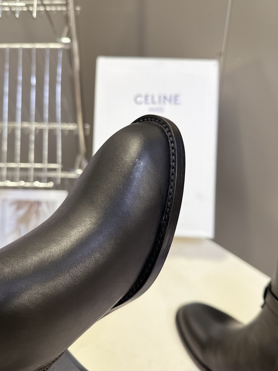 Celine思琳秋冬最新款复古凯旋门粗跟 短靴 超多明星时尚博主种草 思琳这一季好看的款式真的是很多 比