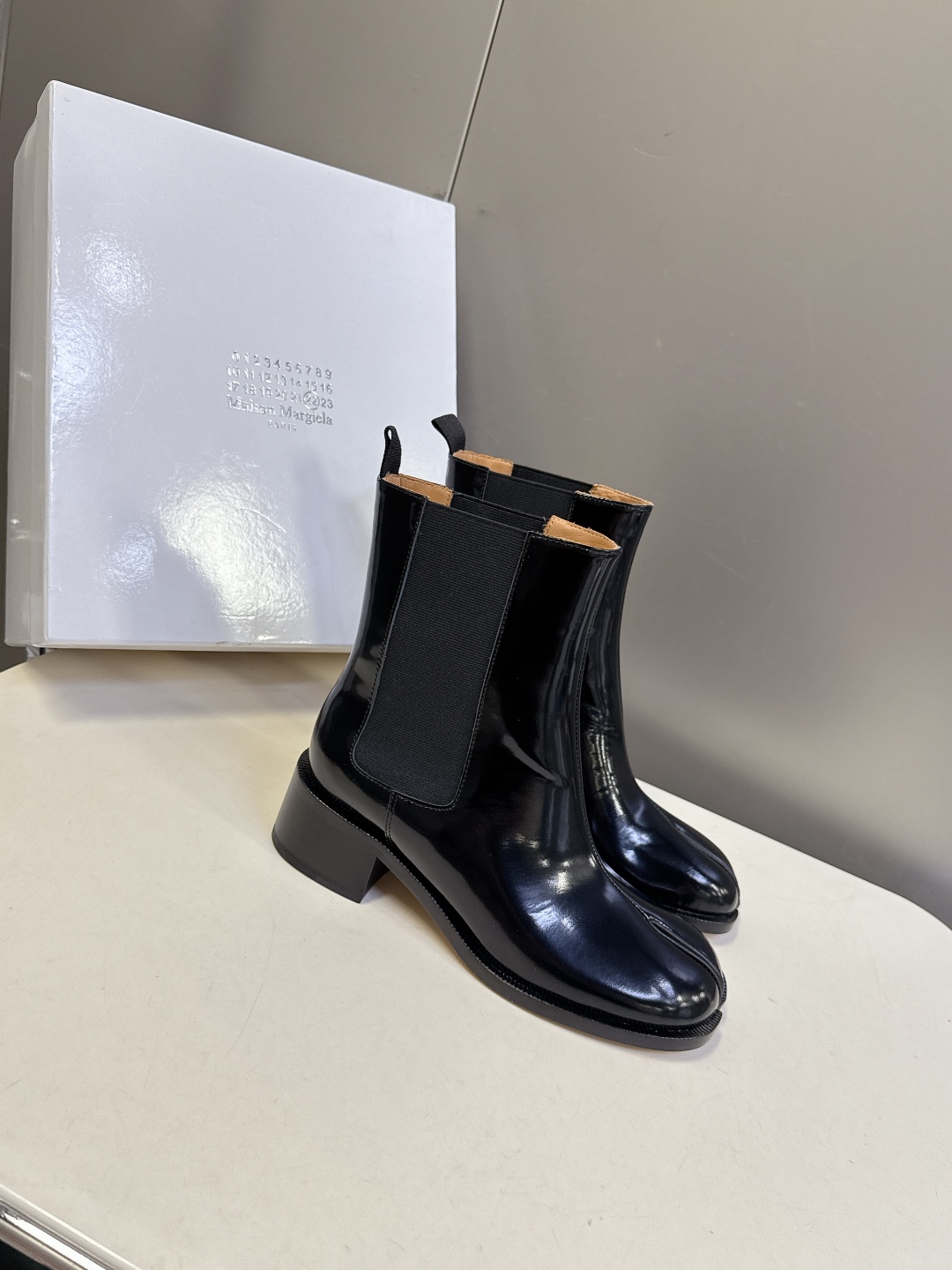 MM6 Maison Margiela Retro Enkellaarsjes - Stijlvol en Comfortabel
