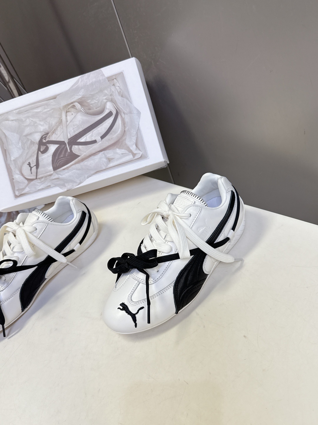 Rose x Puma 彪马Speedcat 联名款 极速赛车系列专柜限量发售 一鞋难求 超多明星时尚博