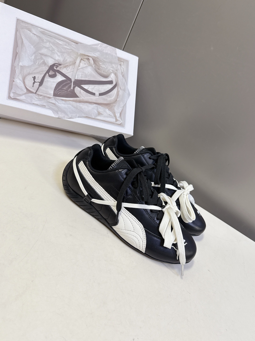 Rose x Puma 彪马Speedcat 联名款 极速赛车系列专柜限量发售 一鞋难求 超多明星时尚博