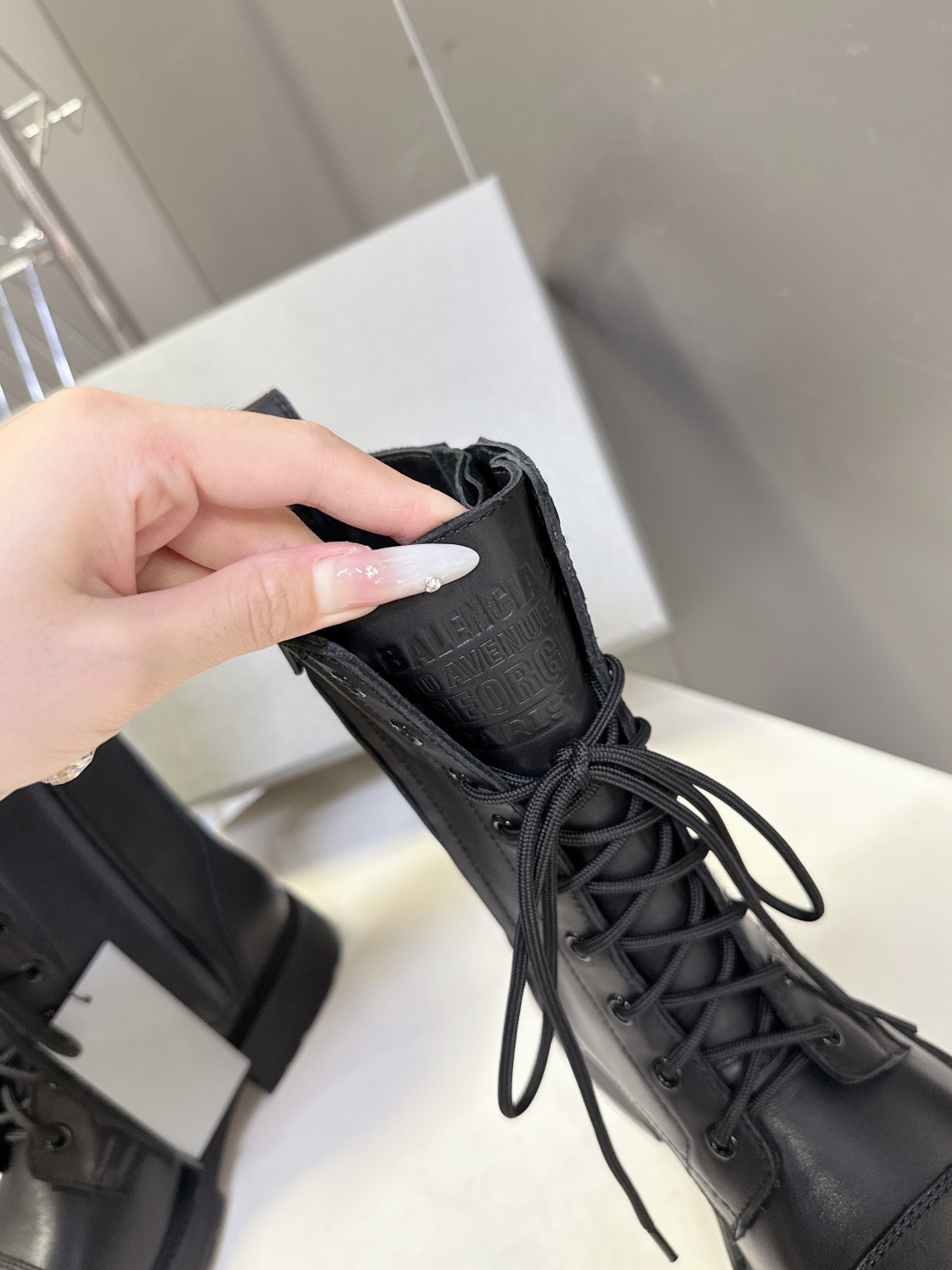 男装➕10 BALENCIAGA巴黎世家最新款皮鞋 马丁靴 百位ins博主网红推荐 经典永不过时 机车风