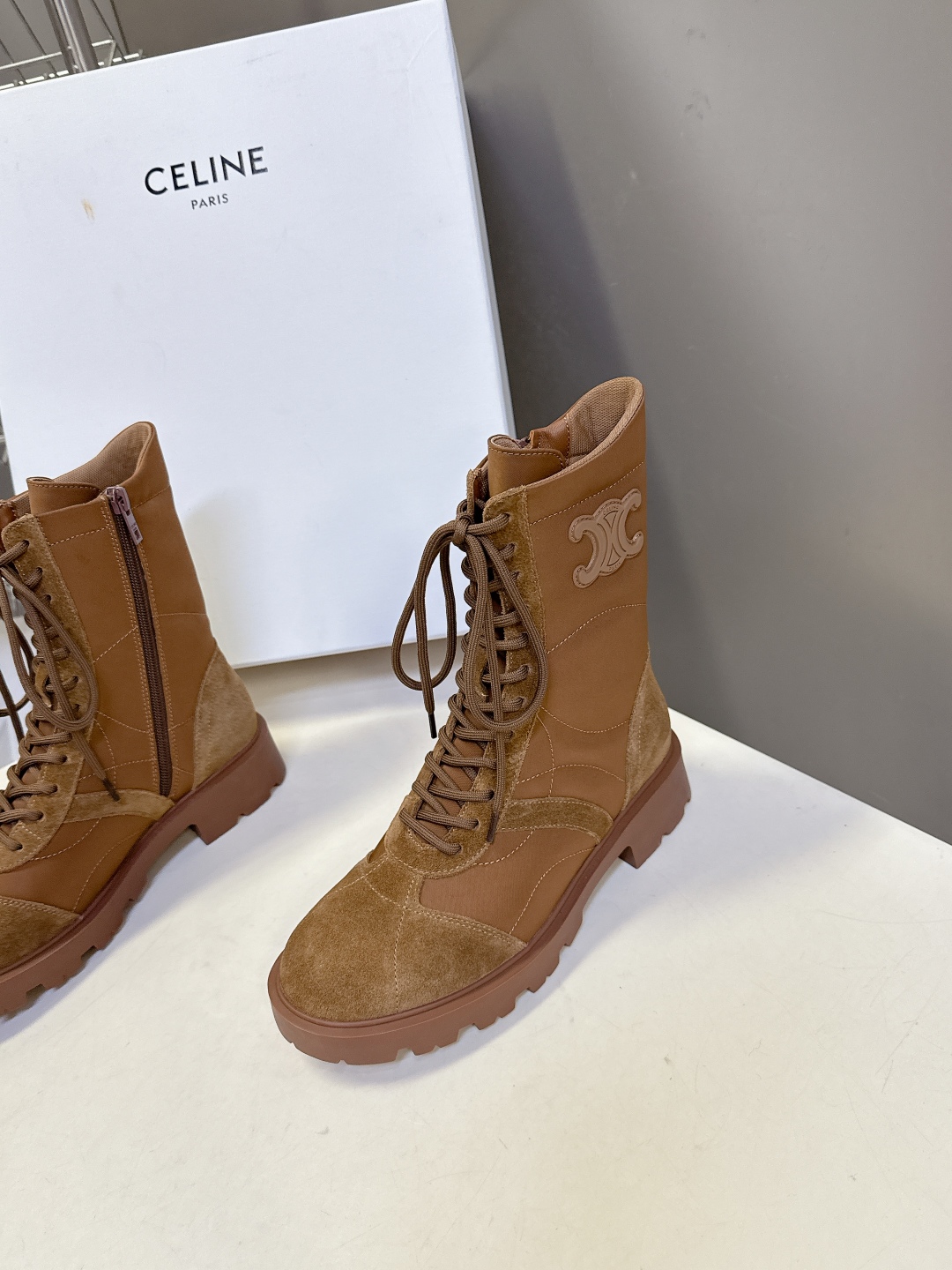 CELINE思琳秋冬最新款复古风马丁靴 超多明星时尚博主同款 早秋力推单品！复古欧美风格 炸街必备单品 