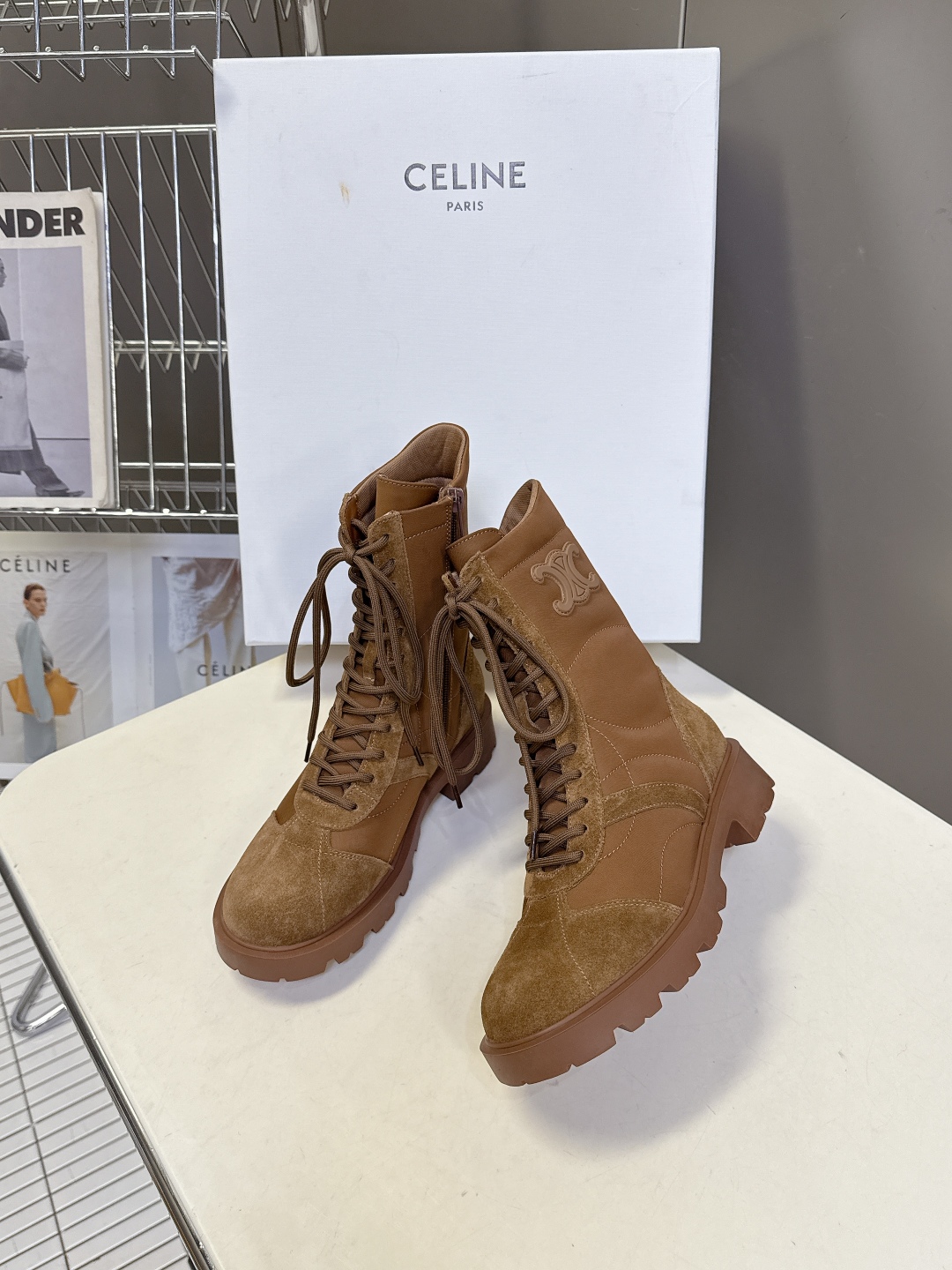 CELINE思琳秋冬最新款复古风马丁靴 超多明星时尚博主同款 早秋力推单品！复古欧美风格 炸街必备单品 