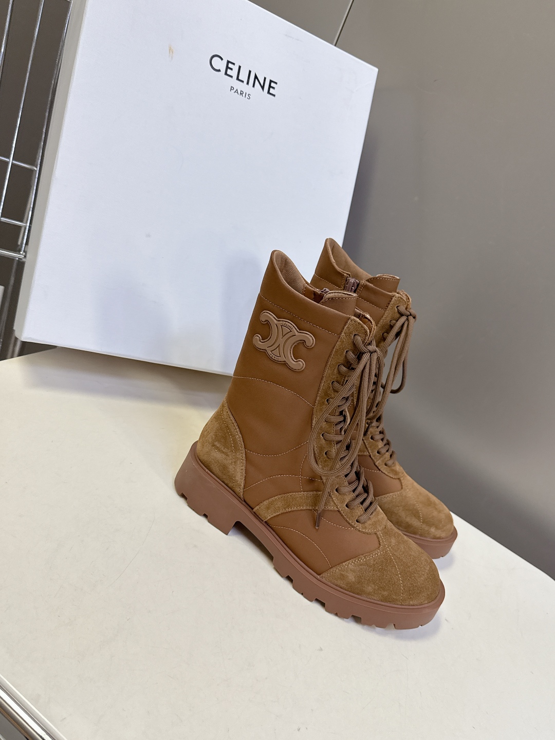 CELINE思琳秋冬最新款复古风马丁靴 超多明星时尚博主同款 早秋力推单品！复古欧美风格 炸街必备单品 