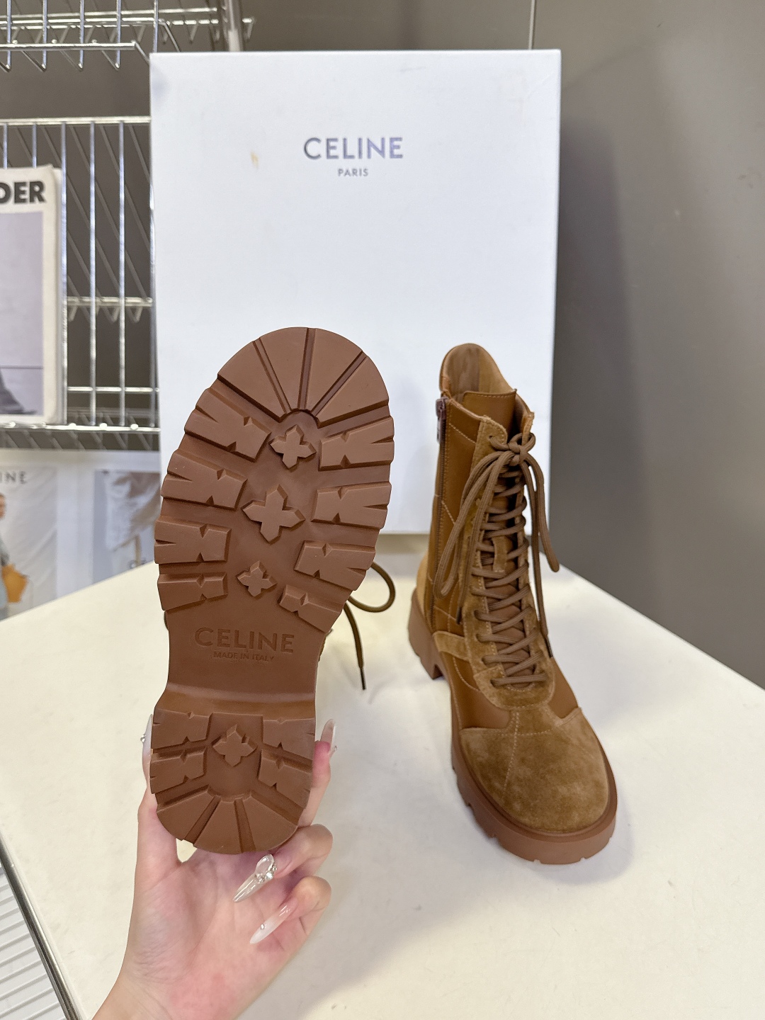 CELINE思琳秋冬最新款复古风马丁靴 超多明星时尚博主同款 早秋力推单品！复古欧美风格 炸街必备单品 