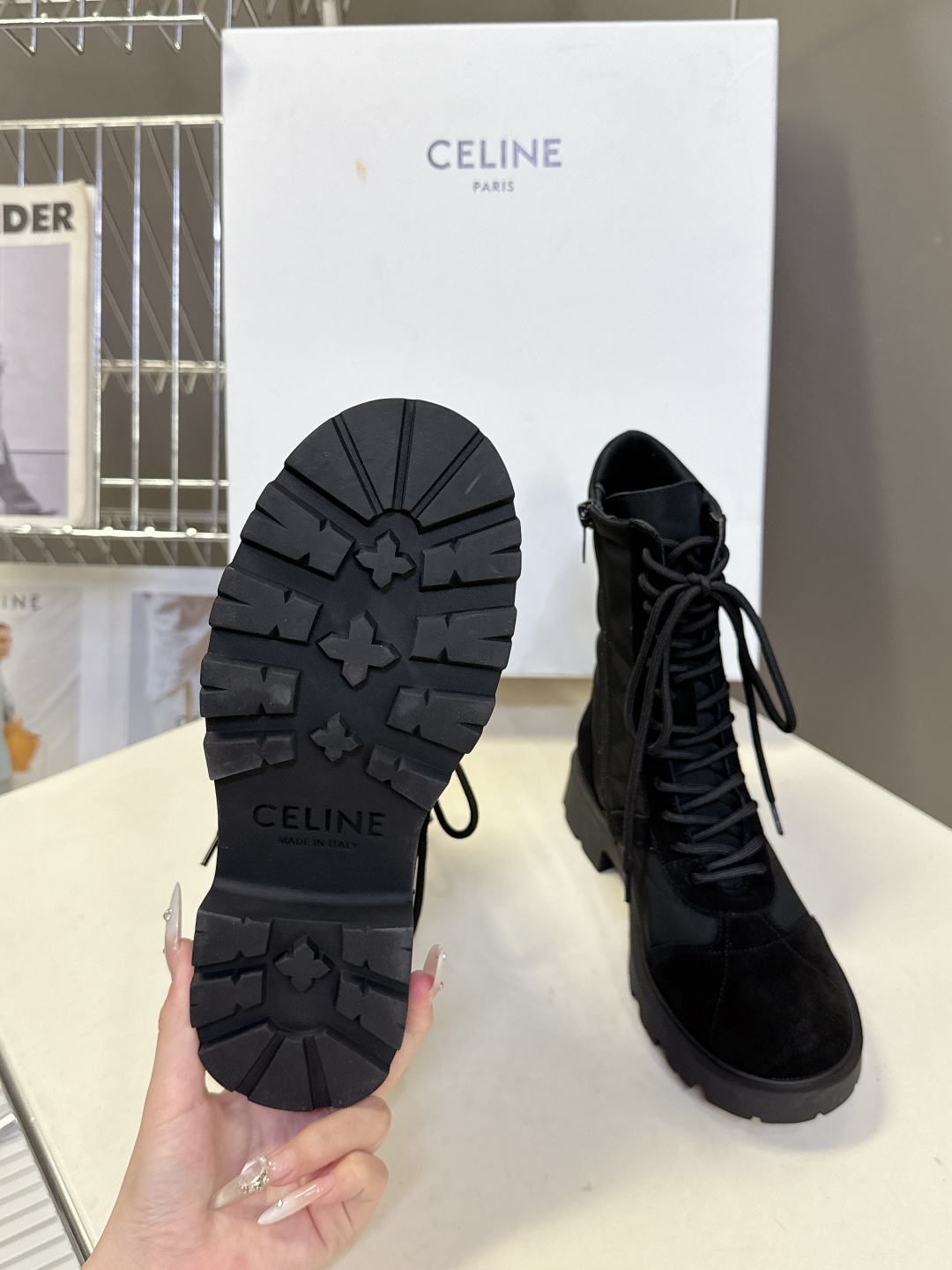 CELINE思琳秋冬最新款复古风马丁靴 超多明星时尚博主同款 早秋力推单品！复古欧美风格 炸街必备单品 