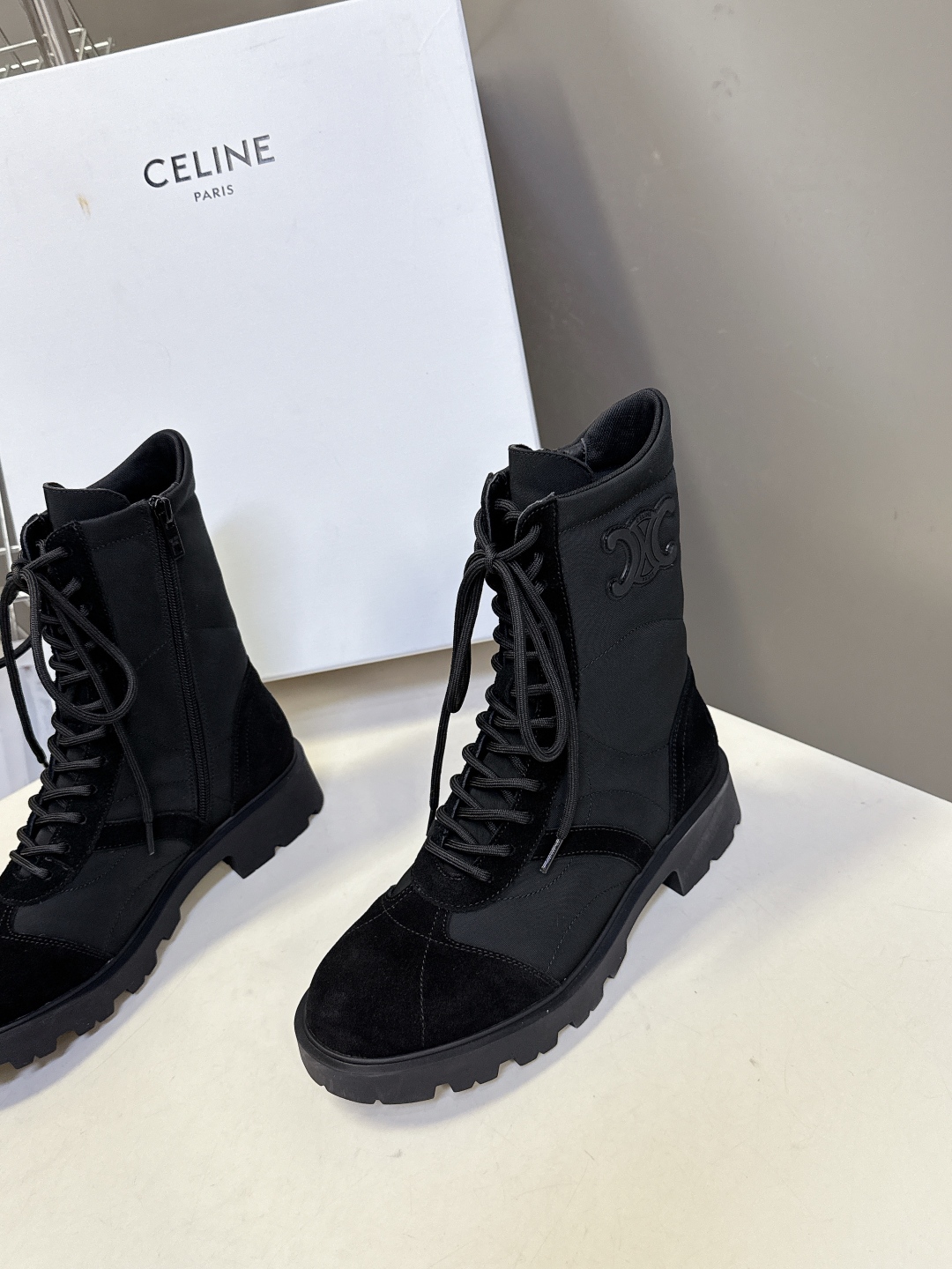 CELINE思琳秋冬最新款复古风马丁靴 超多明星时尚博主同款 早秋力推单品！复古欧美风格 炸街必备单品 