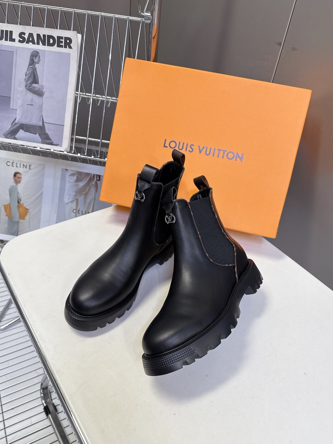 路易威登LOUIS VUITTON秋冬最新款马丁靴 超多明星时尚博主种草 原版一比一复刻打造 版型超级正