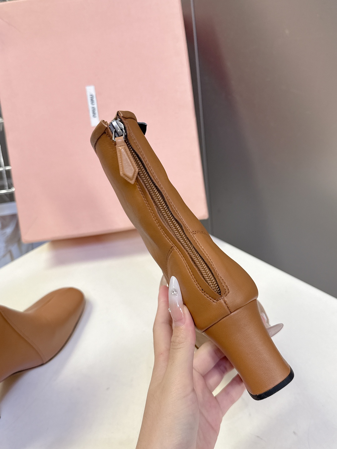 MiuMiu缪缪2025秋冬最新走秀款短靴 秀款出镜率最高的单品 miu家订货会一鞋难求 超多明星时尚博
