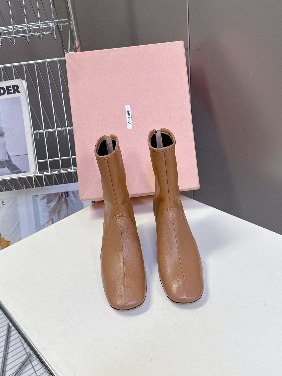 MiuMiu缪缪2025秋冬最新走秀款短靴 秀款出镜率最高的单品 miu家订货会一鞋难求 超多明星时尚博