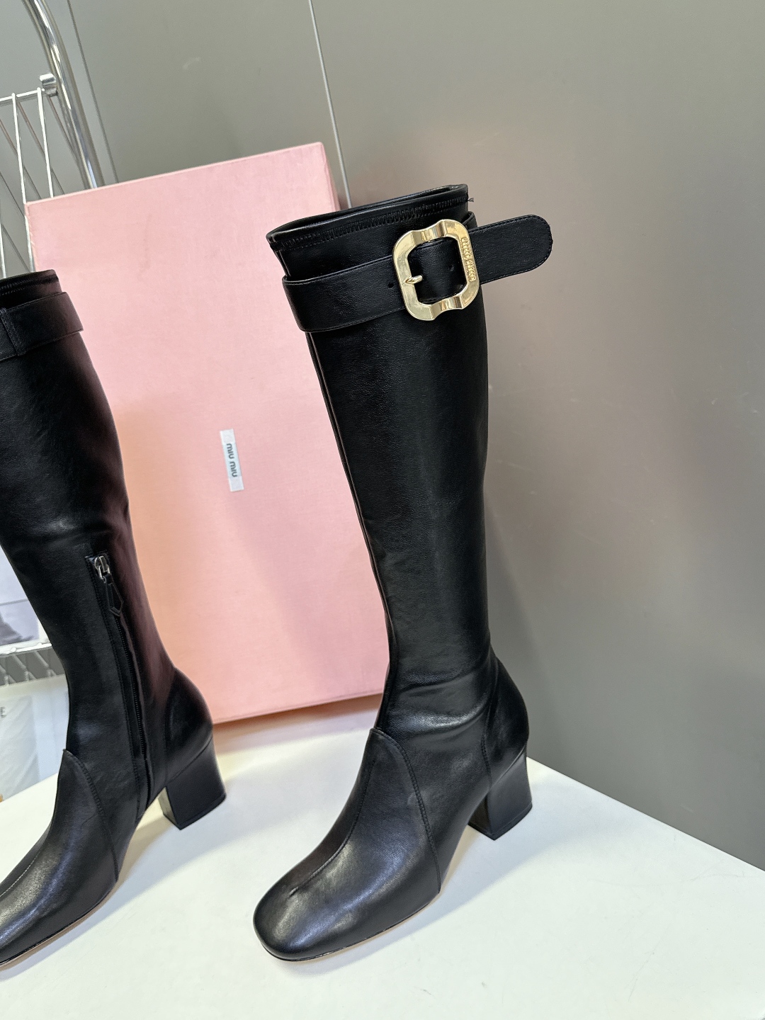 MiuMiu缪缪2025秋冬最新走秀款长靴 秀款出镜率最高的单品 miu家订货会一鞋难求 超多明星时尚博