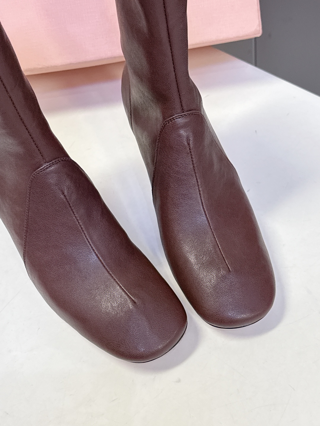 MiuMiu缪缪2025秋冬最新走秀款短靴 秀款出镜率最高的单品 miu家订货会一鞋难求 超多明星时尚博