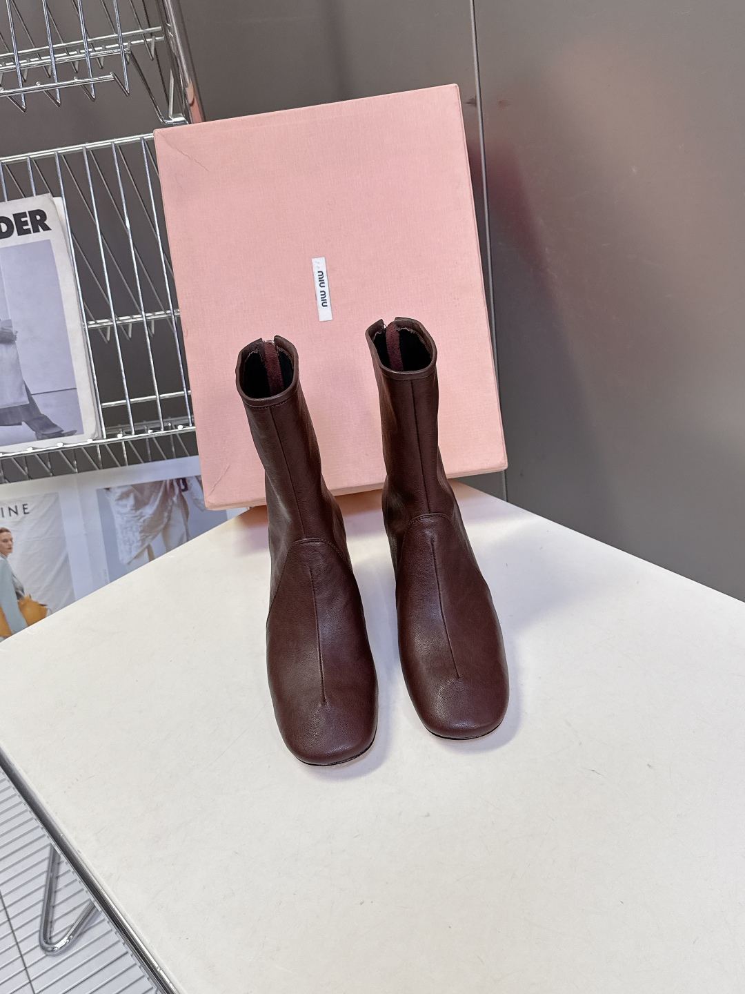 MiuMiu缪缪2025秋冬最新走秀款短靴 秀款出镜率最高的单品 miu家订货会一鞋难求 超多明星时尚博