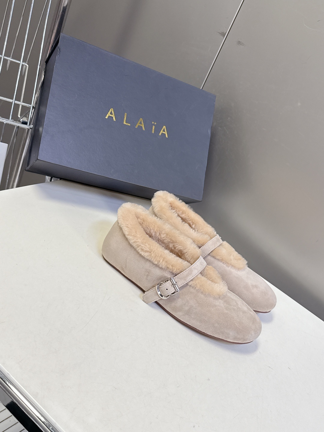 Alaia 阿莱亚秋冬走秀款平底玛丽珍毛毛鞋 章小蕙同款 甜酷仙女风 人气超高的一款毛里平底鞋,浪漫又迷