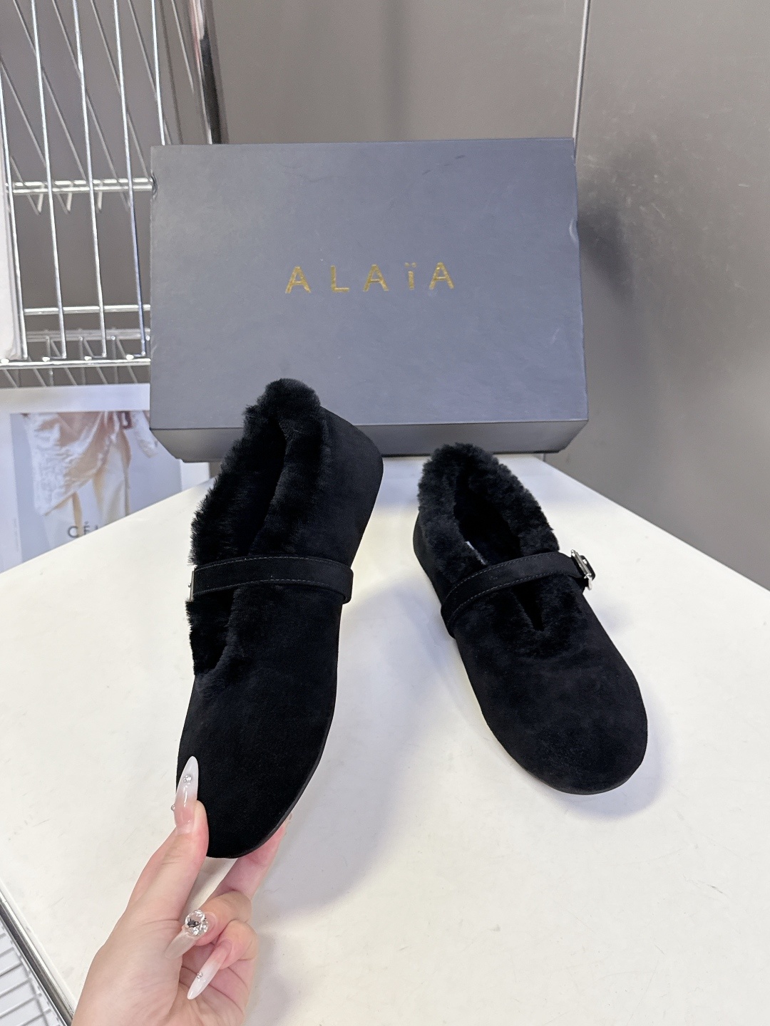Alaia 阿莱亚秋冬走秀款平底玛丽珍毛毛鞋 章小蕙同款 甜酷仙女风 人气超高的一款毛里平底鞋,浪漫又迷