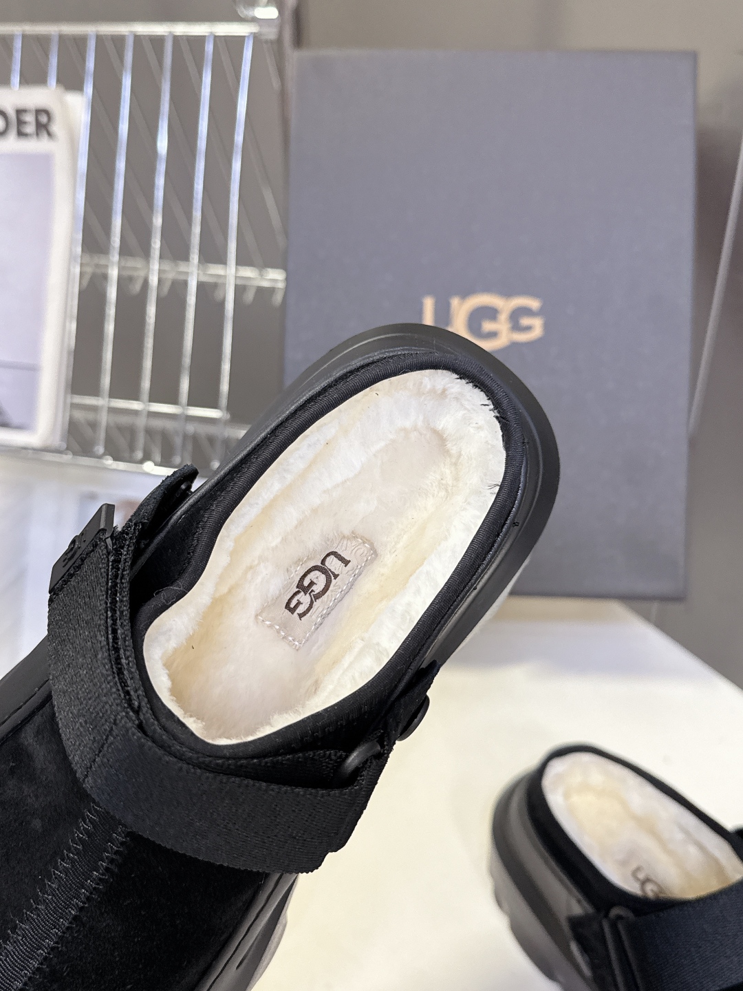 男装➕10 UGG雪地靴秋冬最新厚底情侣款毛毛拖 秋冬必备毛毛鞋 真羊毛上脚超暖和 一款不会撞衫的鞋子 