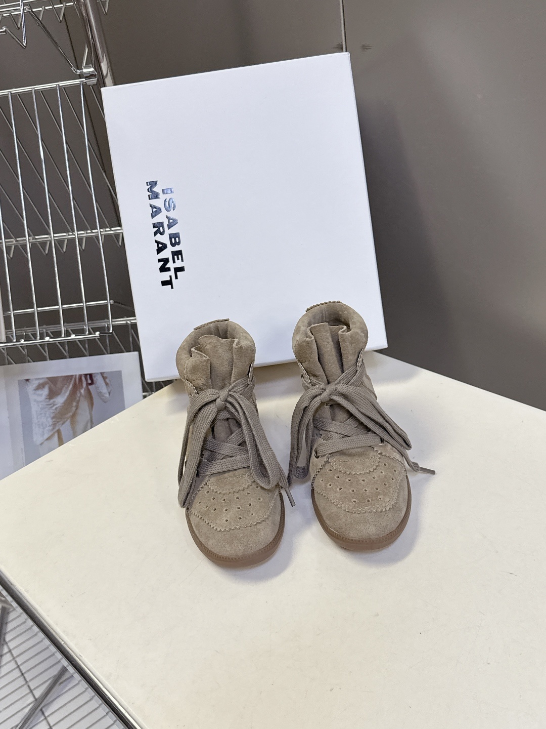 ISABEL MARANT 伊莎贝尔秋冬最新款高帮鞋 超多明星网红博主热推款 妥妥的增高神器 一双简单又
