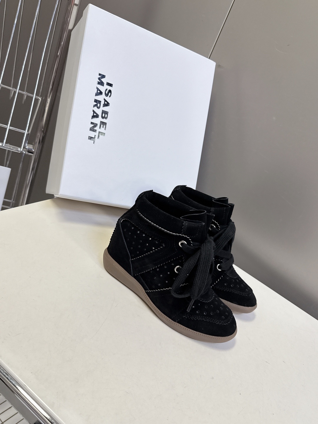 ISABEL MARANT 伊莎贝尔秋冬最新款高帮鞋 超多明星网红博主热推款 妥妥的增高神器 一双简单又