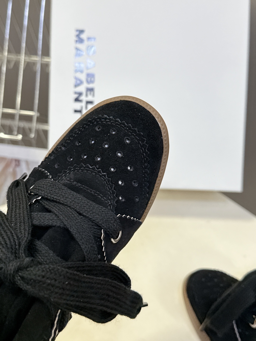 ISABEL MARANT 伊莎贝尔秋冬最新款高帮鞋 超多明星网红博主热推款 妥妥的增高神器 一双简单又