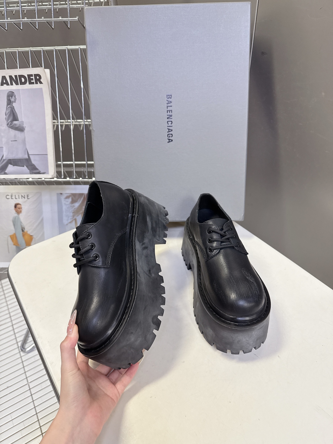 BALENCIAGA巴黎世家最新款STRIKE女士厚底皮鞋 短靴 超多明星时尚博主种草 复古工艺雾化做旧