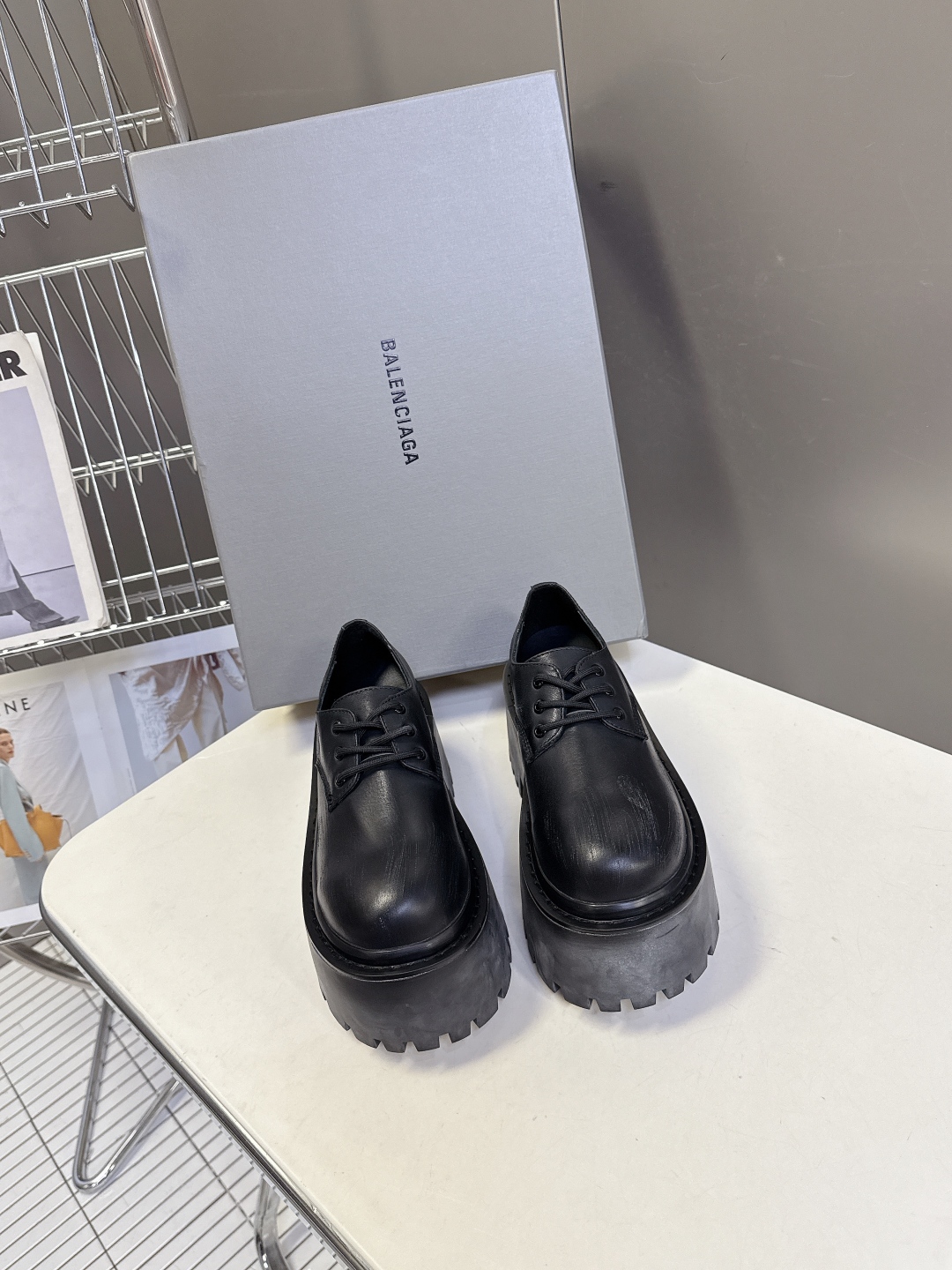 BALENCIAGA巴黎世家最新款STRIKE女士厚底皮鞋 短靴 超多明星时尚博主种草 复古工艺雾化做旧