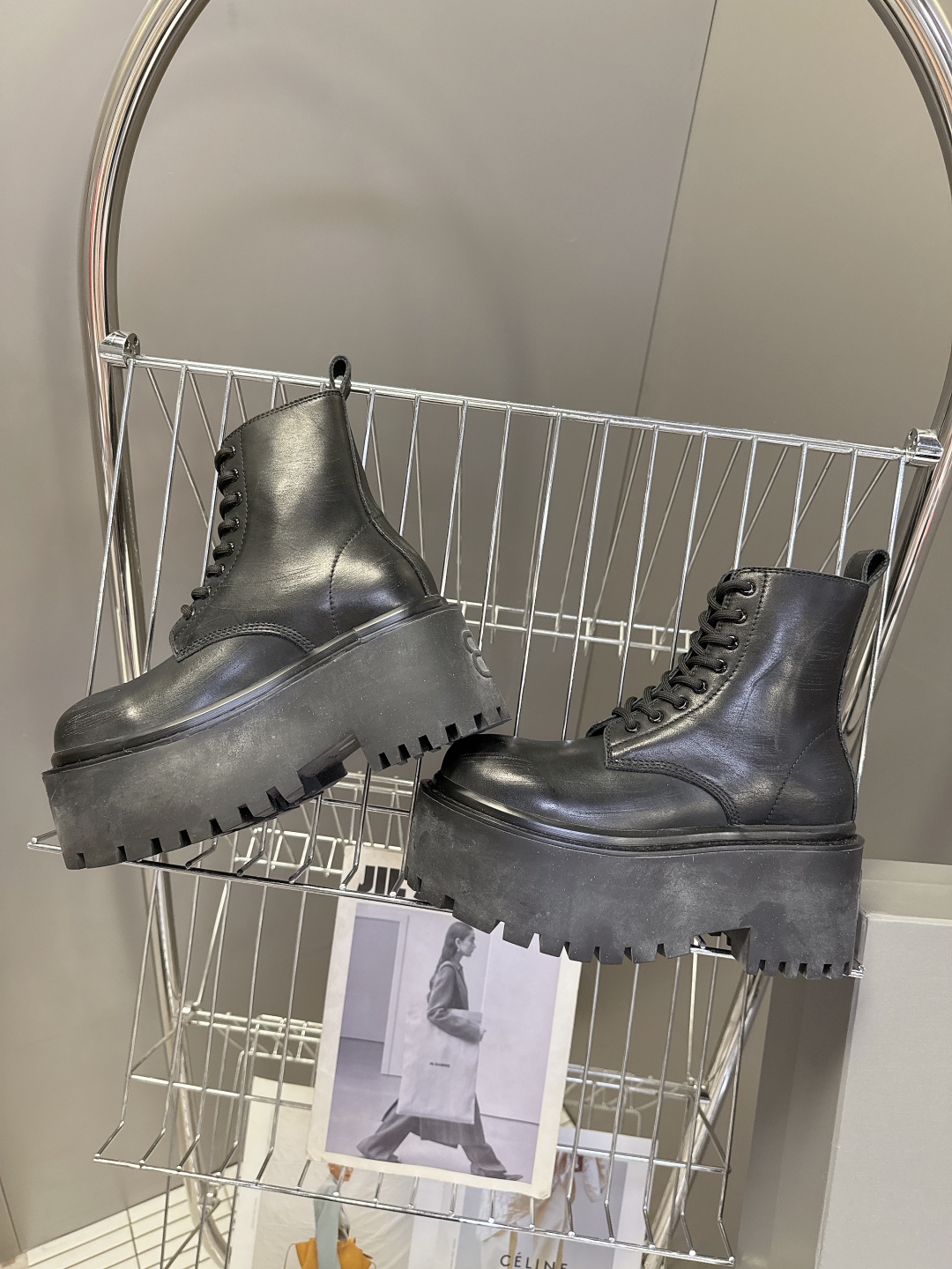 BALENCIAGA巴黎世家最新款STRIKE女士厚底皮鞋 短靴 超多明星时尚博主种草 复古工艺雾化做旧