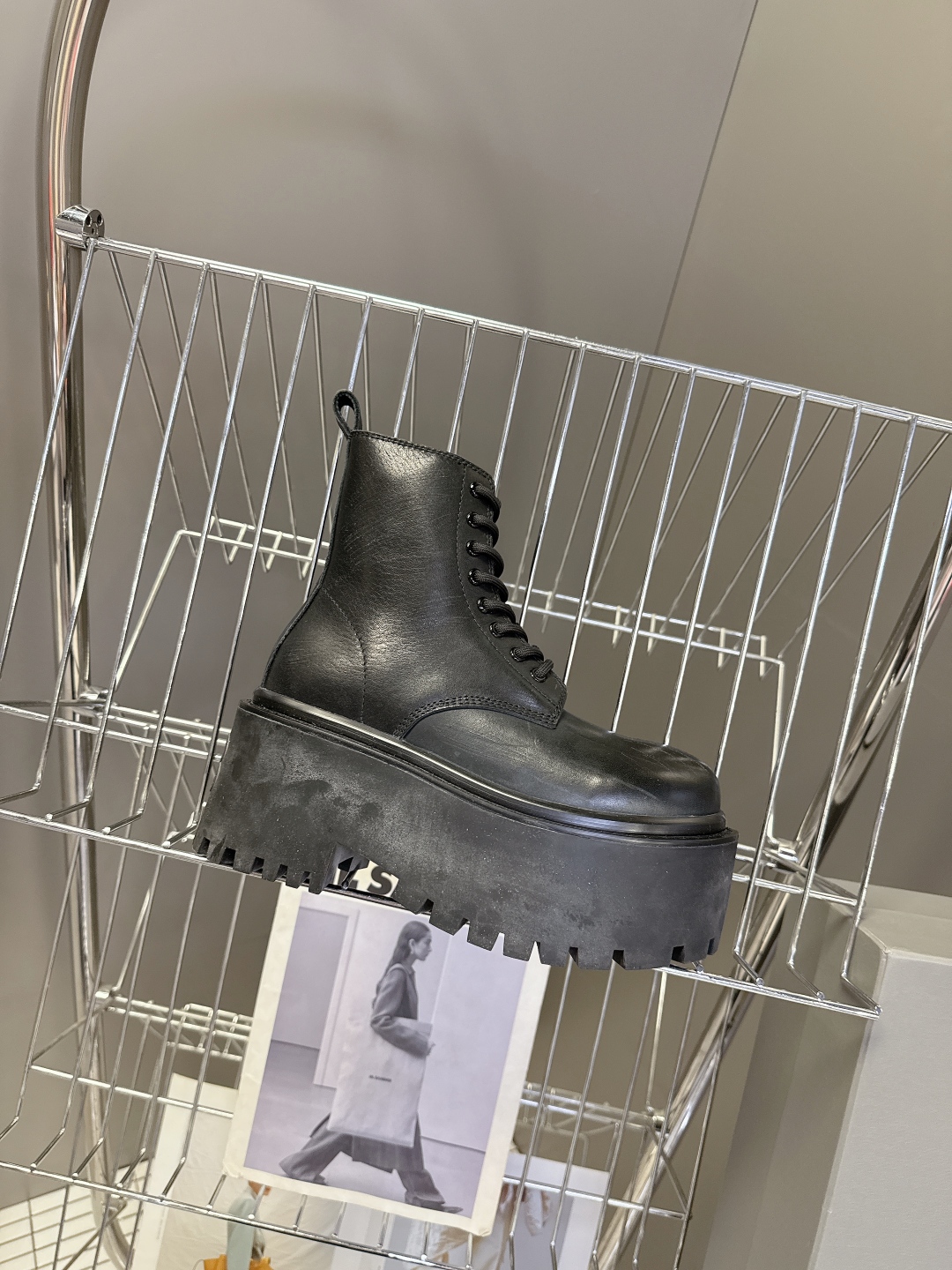 BALENCIAGA巴黎世家最新款STRIKE女士厚底皮鞋 短靴 超多明星时尚博主种草 复古工艺雾化做旧
