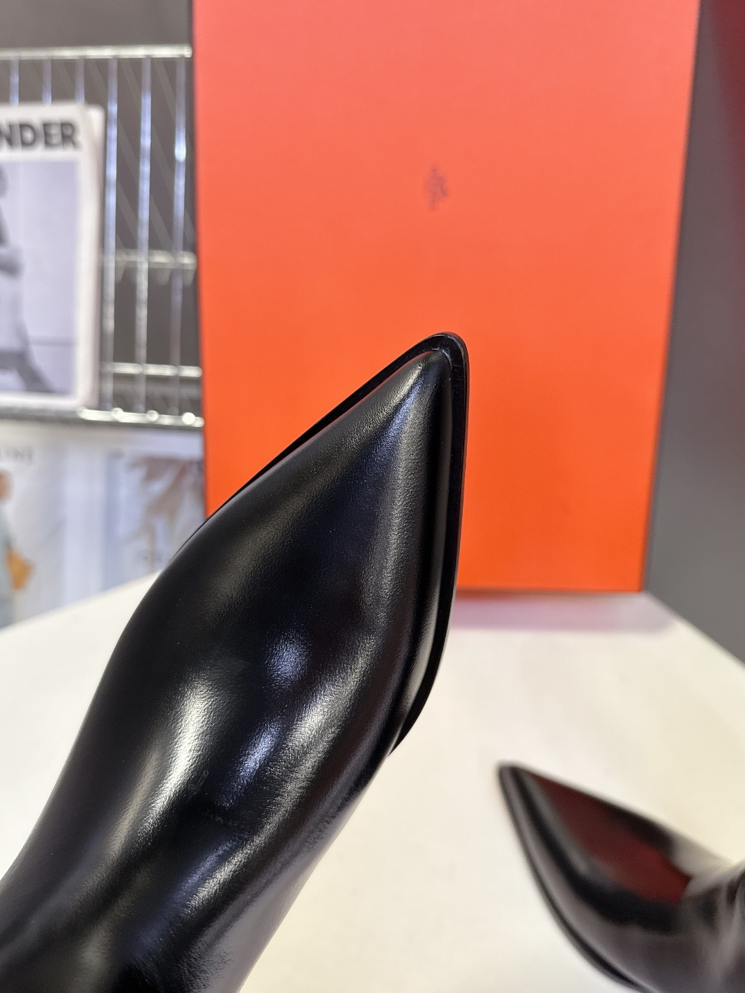 Hermes 爱马仕秋冬最新款老钱风尖头 骑士靴 长靴 专柜超难配货 🐎家靴子的设计风格通常以经典简约为