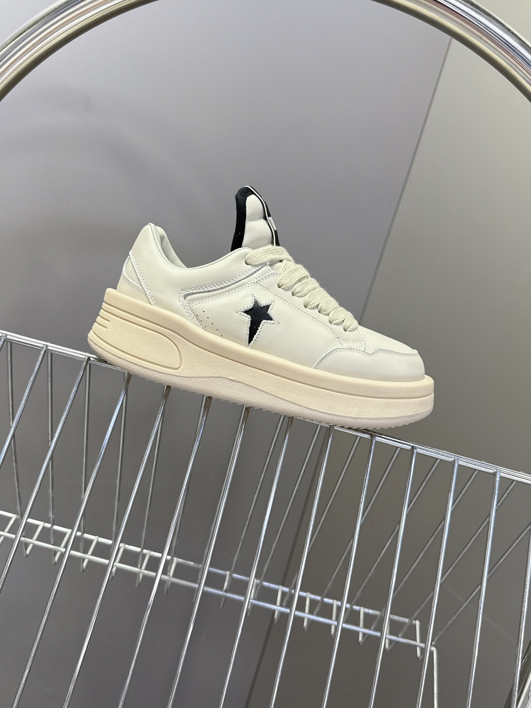 Rick Owens 欧文斯 x Converse匡威联名款运动鞋 超多明星时尚博主种草 两个品牌元素相