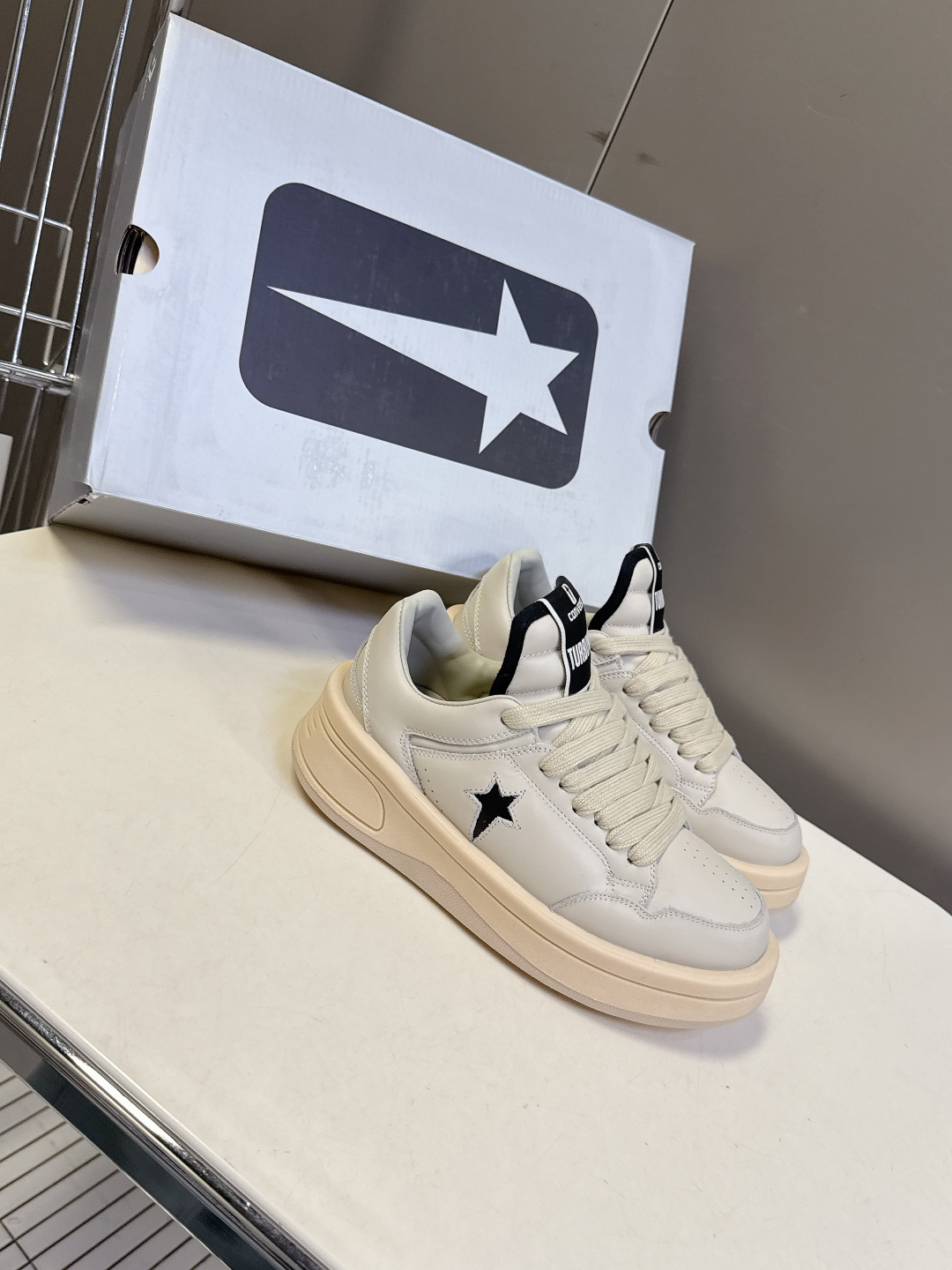 Rick Owens 欧文斯 x Converse匡威联名款运动鞋 超多明星时尚博主种草 两个品牌元素相