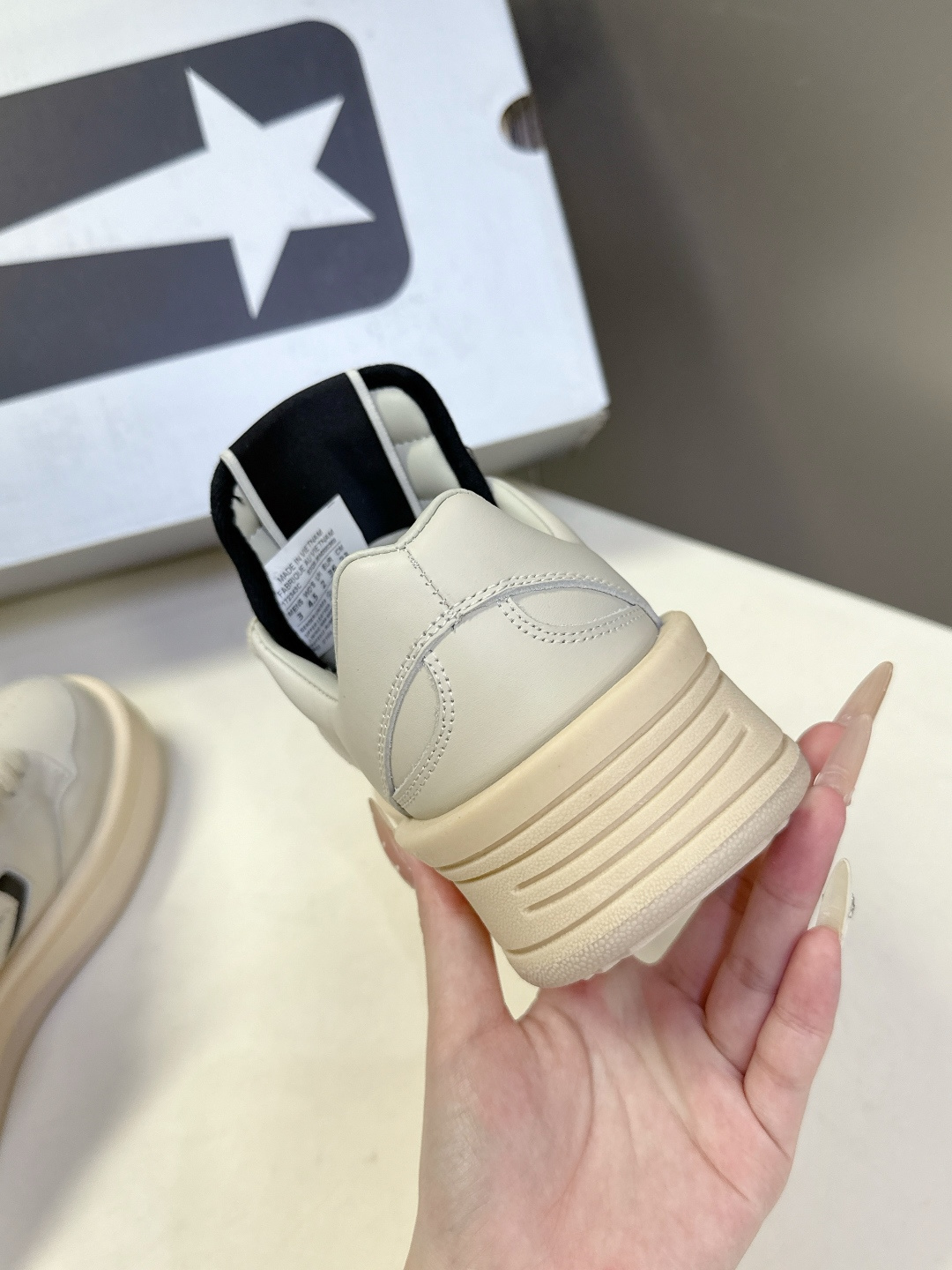 Rick Owens 欧文斯 x Converse匡威联名款运动鞋 超多明星时尚博主种草 两个品牌元素相