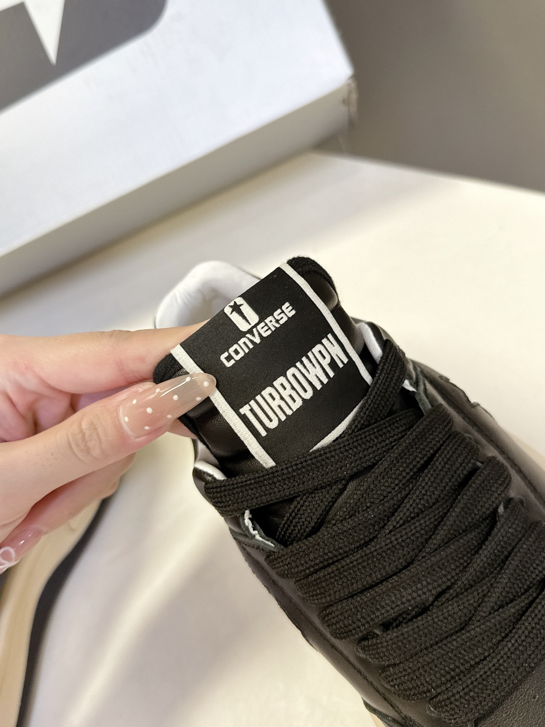 Rick Owens 欧文斯 x Converse匡威联名款运动鞋 超多明星时尚博主种草 两个品牌元素相