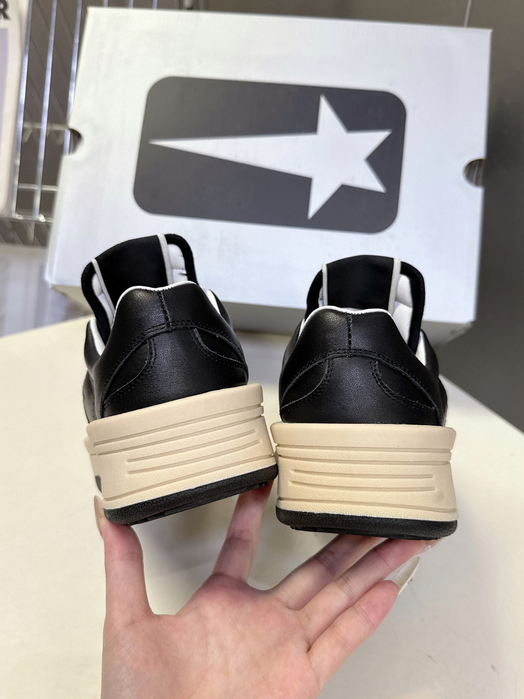 Rick Owens 欧文斯 x Converse匡威联名款运动鞋 超多明星时尚博主种草 两个品牌元素相