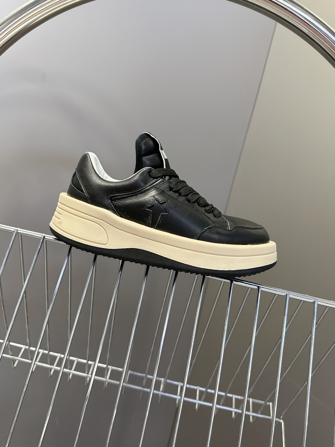 Rick Owens 欧文斯 x Converse匡威联名款运动鞋 超多明星时尚博主种草 两个品牌元素相