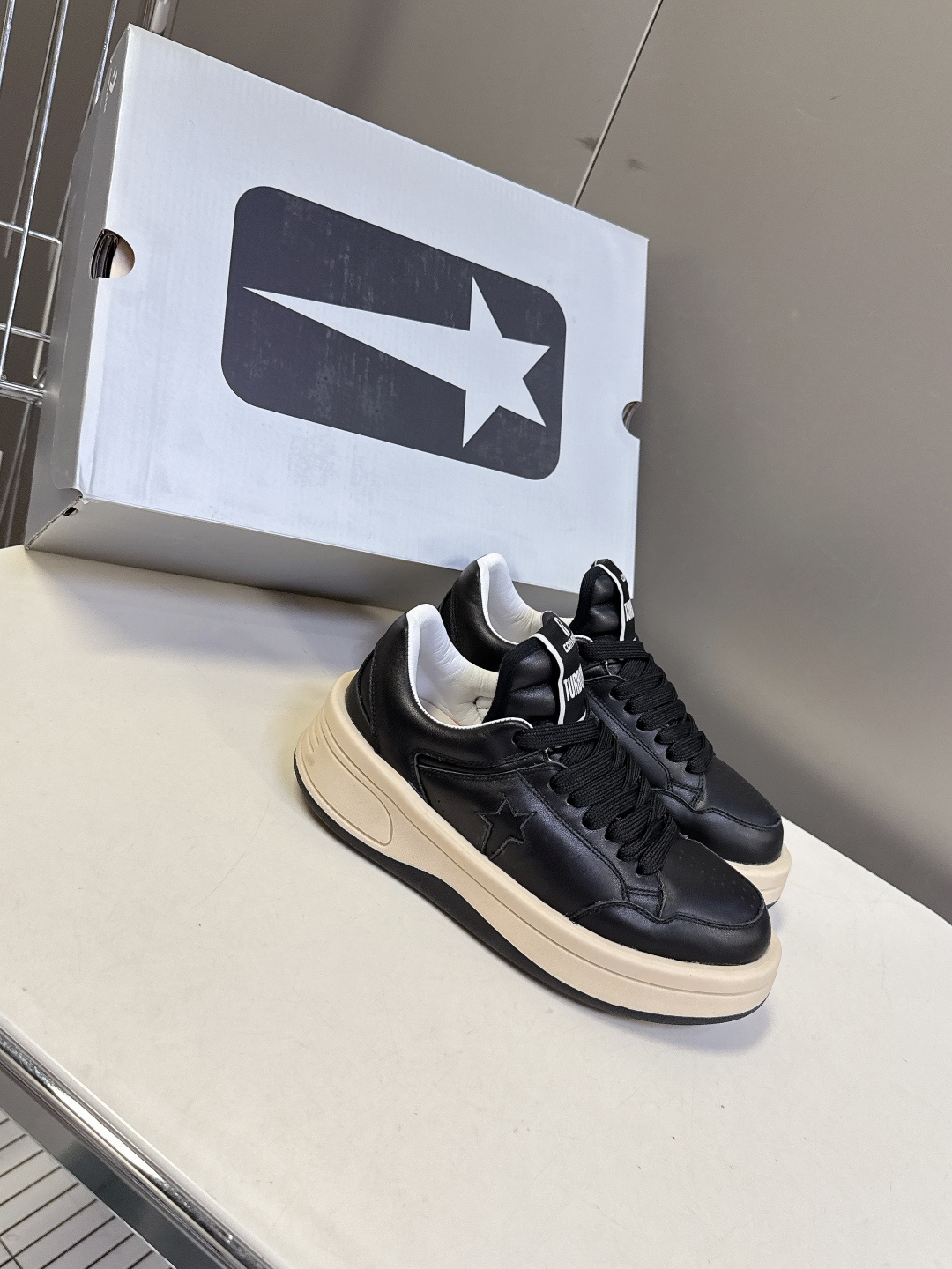 Rick Owens 欧文斯 x Converse匡威联名款运动鞋 超多明星时尚博主种草 两个品牌元素相