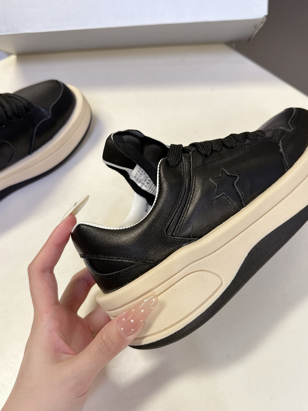 Rick Owens 欧文斯 x Converse匡威联名款运动鞋 超多明星时尚博主种草 两个品牌元素相