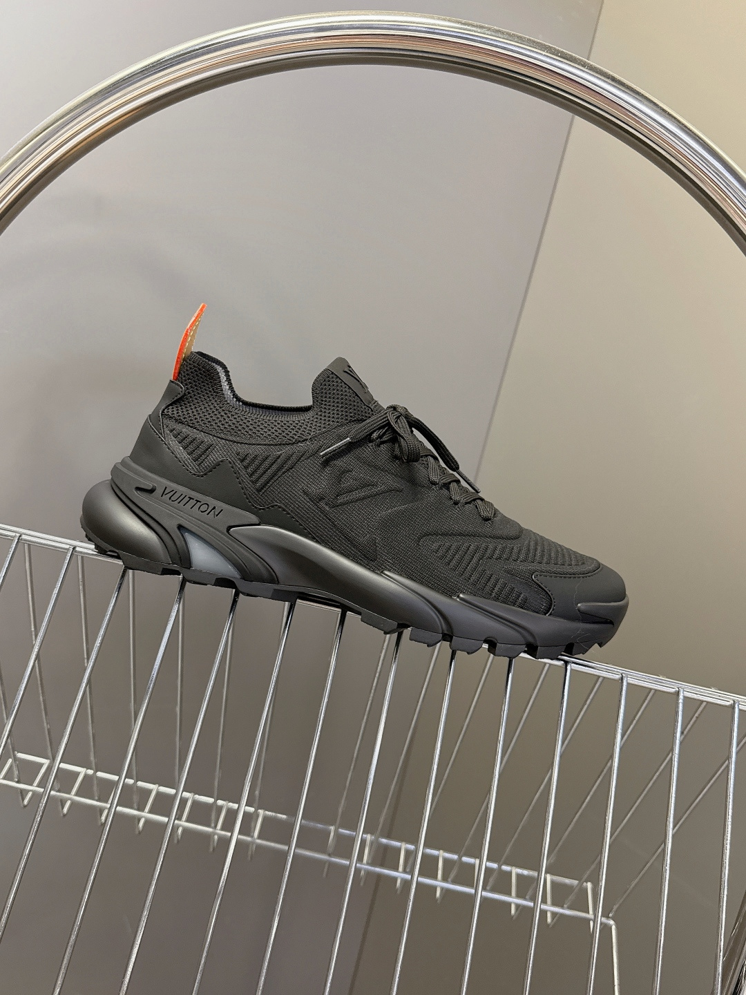 Louis Vuitton 路易威登最新款 运动鞋 休闲鞋 超多明星时尚博主种草 LV运动鞋以摩登笔触焕