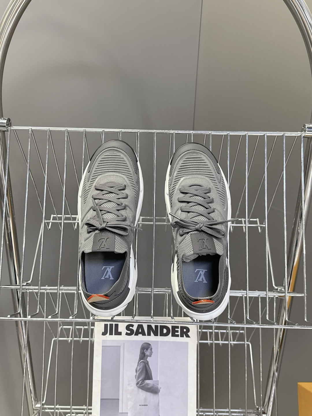 Louis Vuitton 路易威登最新款 运动鞋 休闲鞋 超多明星时尚博主种草 LV运动鞋以摩登笔触焕