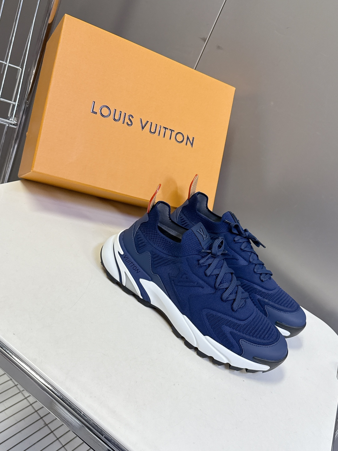 Louis Vuitton 路易威登最新款 运动鞋 休闲鞋 超多明星时尚博主种草 LV运动鞋以摩登笔触焕