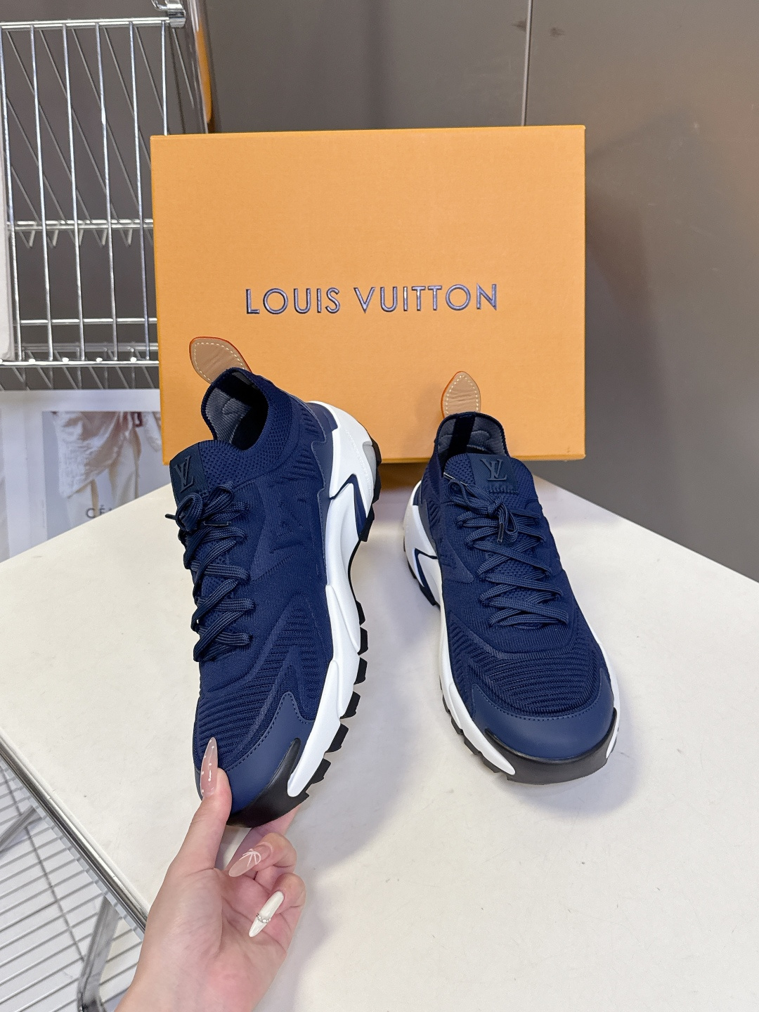 Louis Vuitton 路易威登最新款 运动鞋 休闲鞋 超多明星时尚博主种草 LV运动鞋以摩登笔触焕