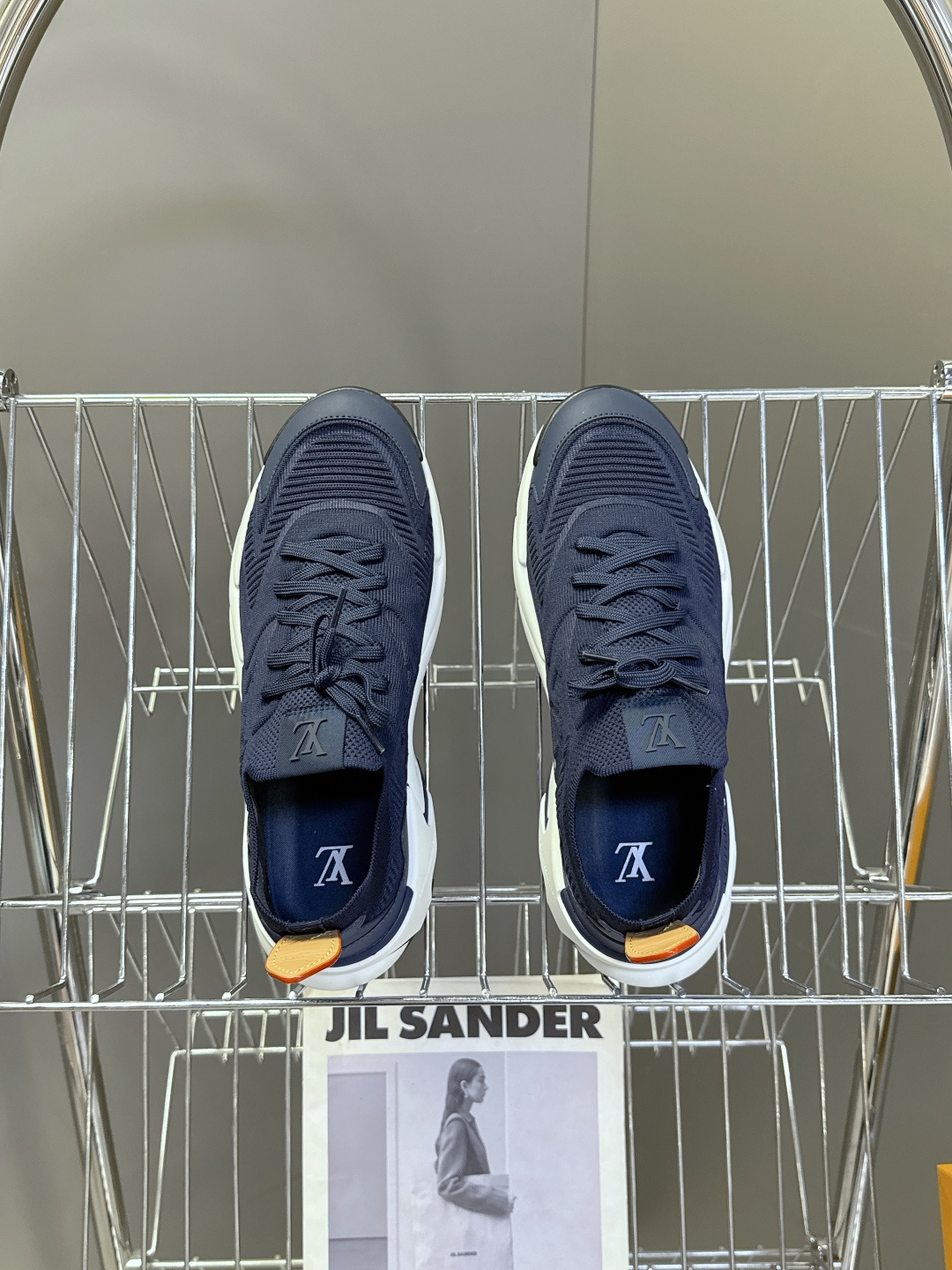 Louis Vuitton 路易威登最新款 运动鞋 休闲鞋 超多明星时尚博主种草 LV运动鞋以摩登笔触焕