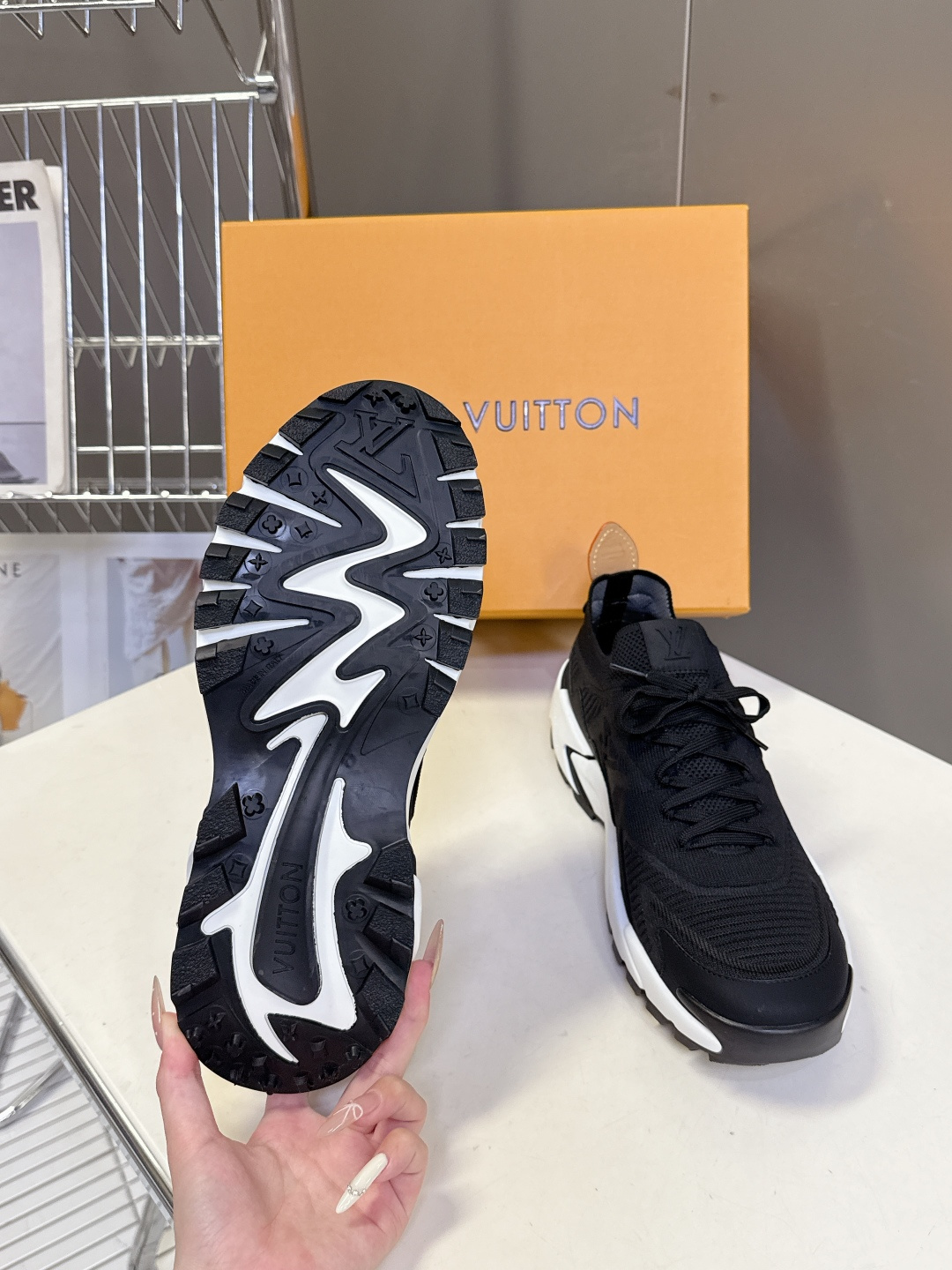 Louis Vuitton 路易威登最新款 运动鞋 休闲鞋 超多明星时尚博主种草 LV运动鞋以摩登笔触焕