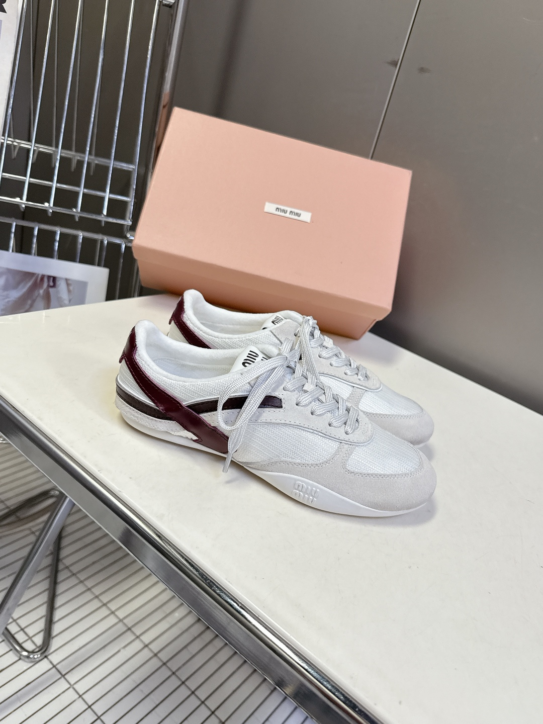 MiuMiu缪缪最新走秀款复古休闲鞋 德训鞋官方秀场出镜率最高的单品 超多明星时尚博主种草 miu系穿搭